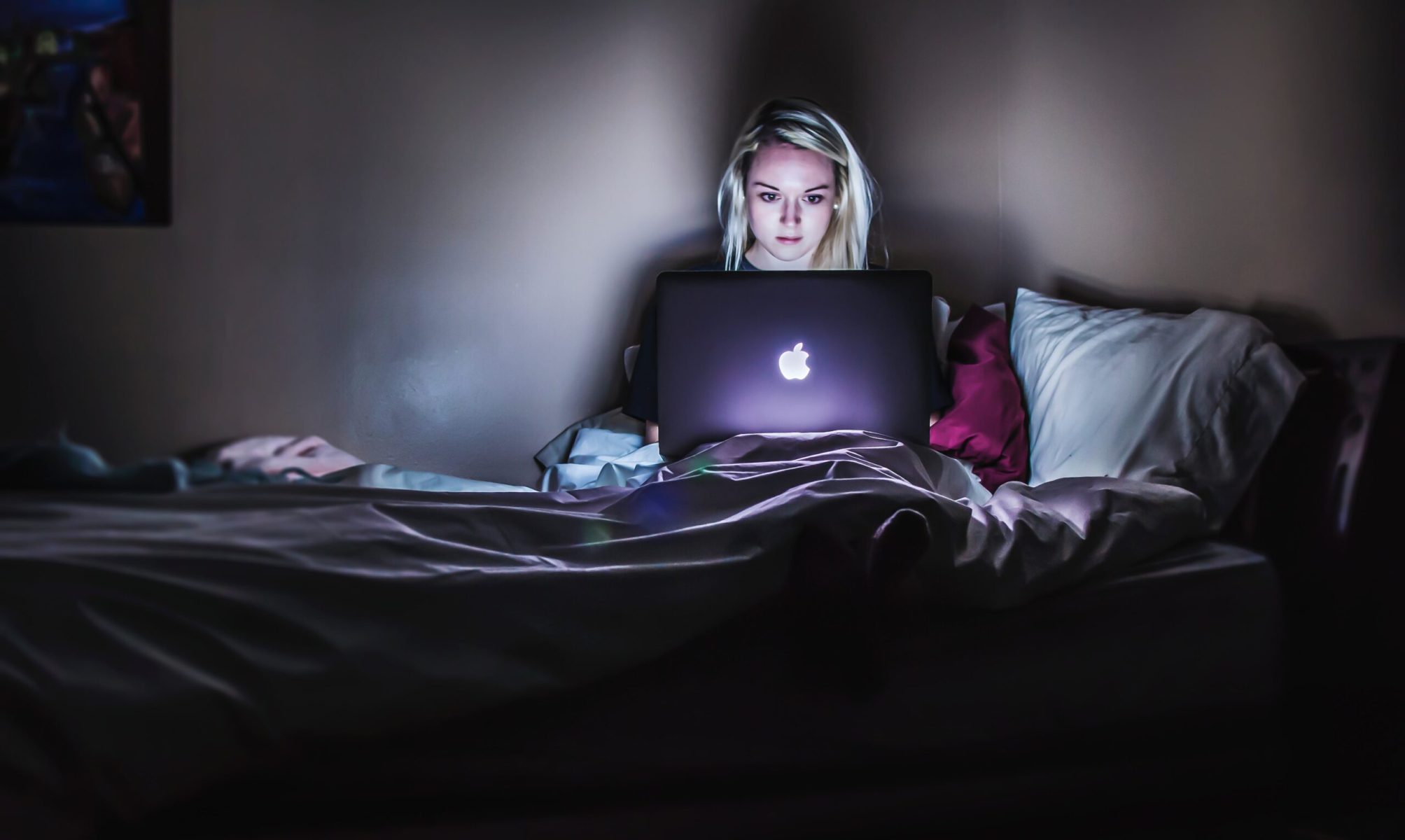 Frau am Laptop